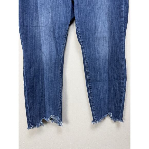 TORRID Distressed Hem Girlfriend Denim Jeans Plus Size 18R Cropped Preppy - Picture 3 of 16